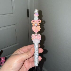 Kawaii style rhinestone pen 💗